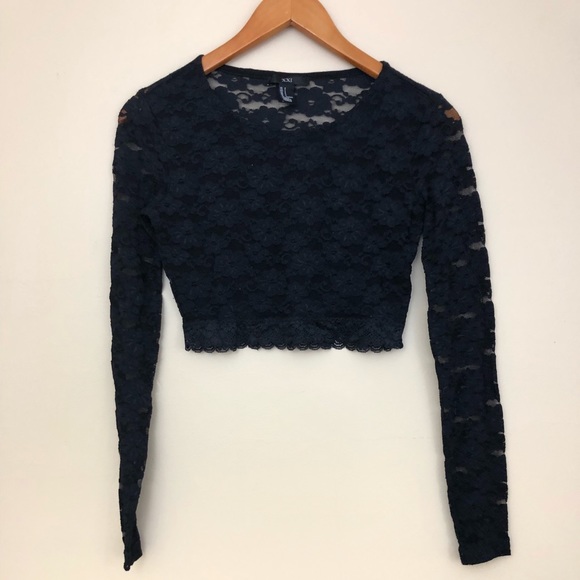 Forever 21 Tops - Forever 21 Long Sleeve cropped Top